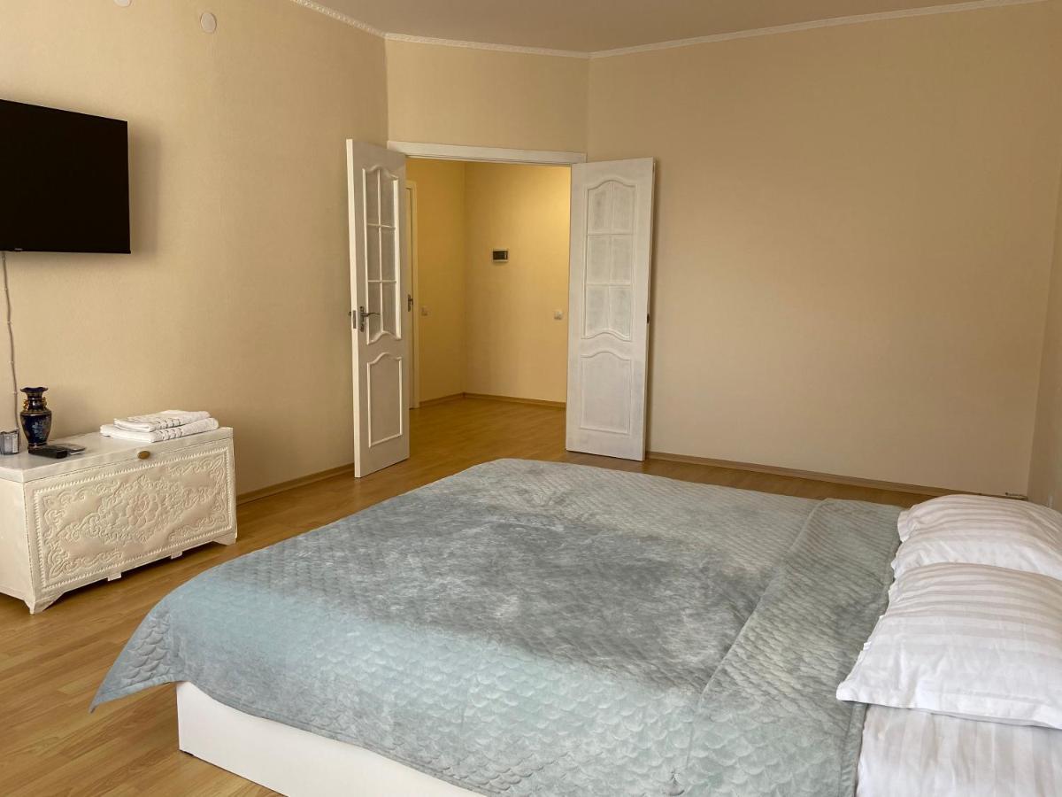 Apartment in the city centre Astana Exterior foto